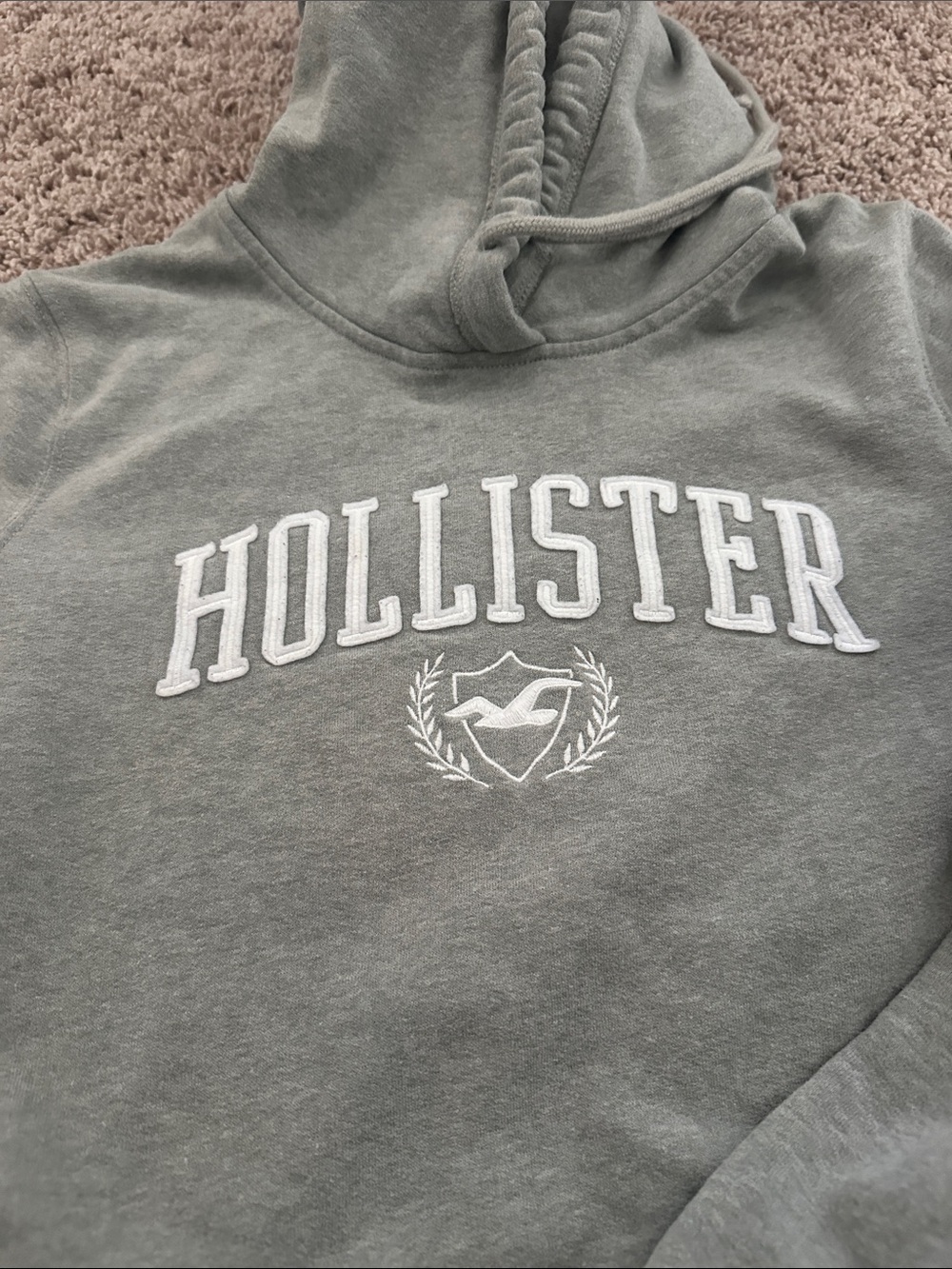 Hollister hoodie size medium - Picture 2 of 3